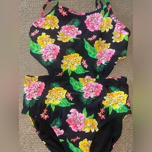 🦄6 Items for $20🦄 Girls onepiece swimsuit